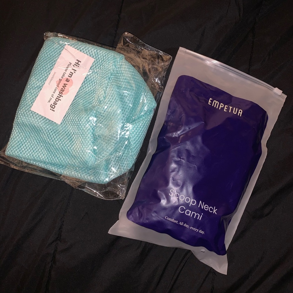 NEW SHAPERMINT Scoop Neck Cami + Laundry Wash Bag